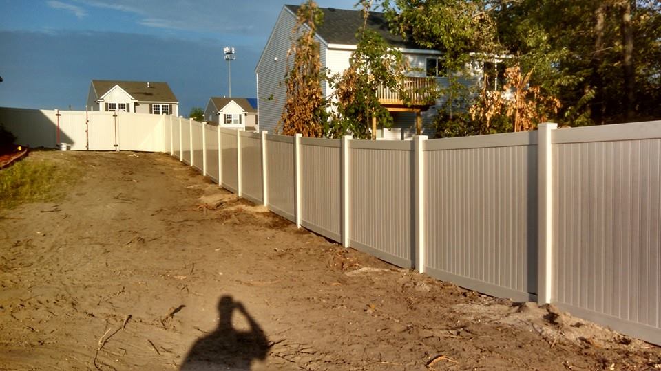 vinyl privacy fence